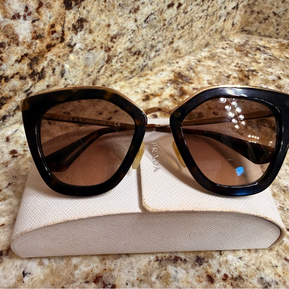 Stylish Black and Brown Sunglasses